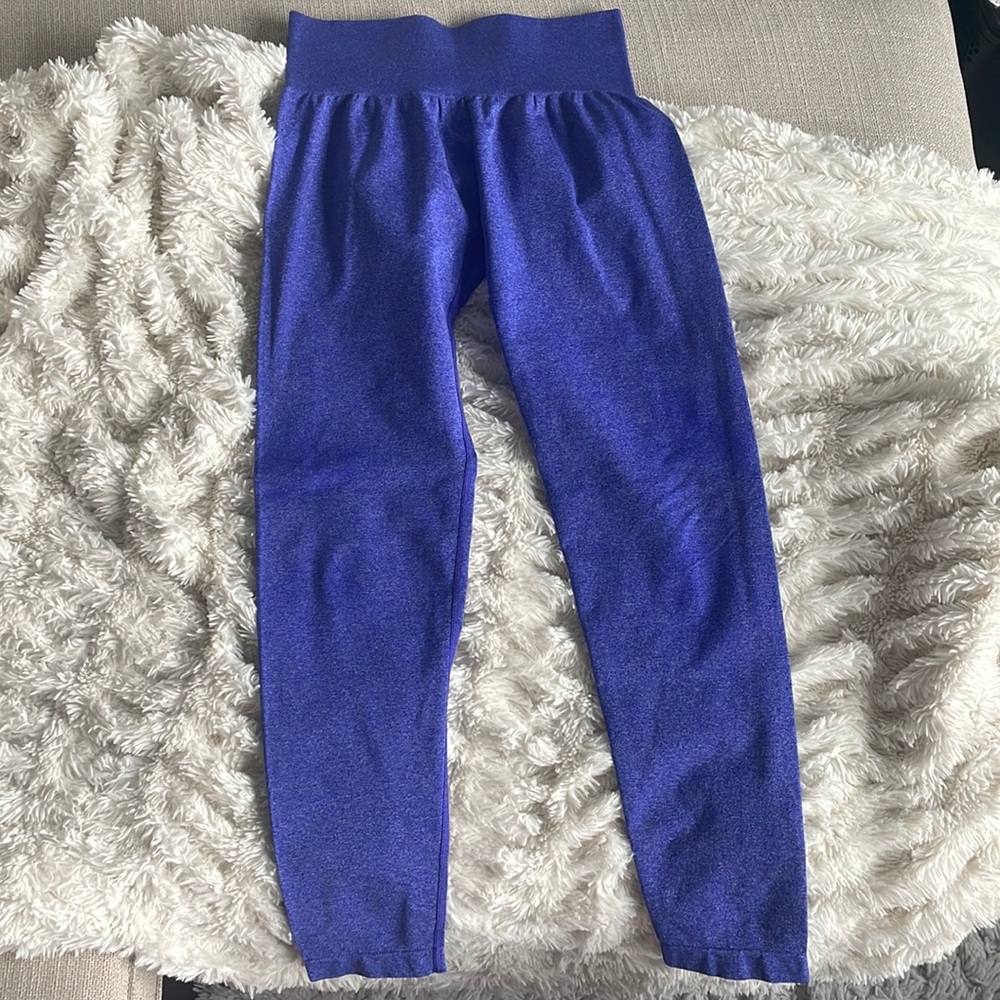 NWOT NVGTN SEAMLESS LEGGINGS